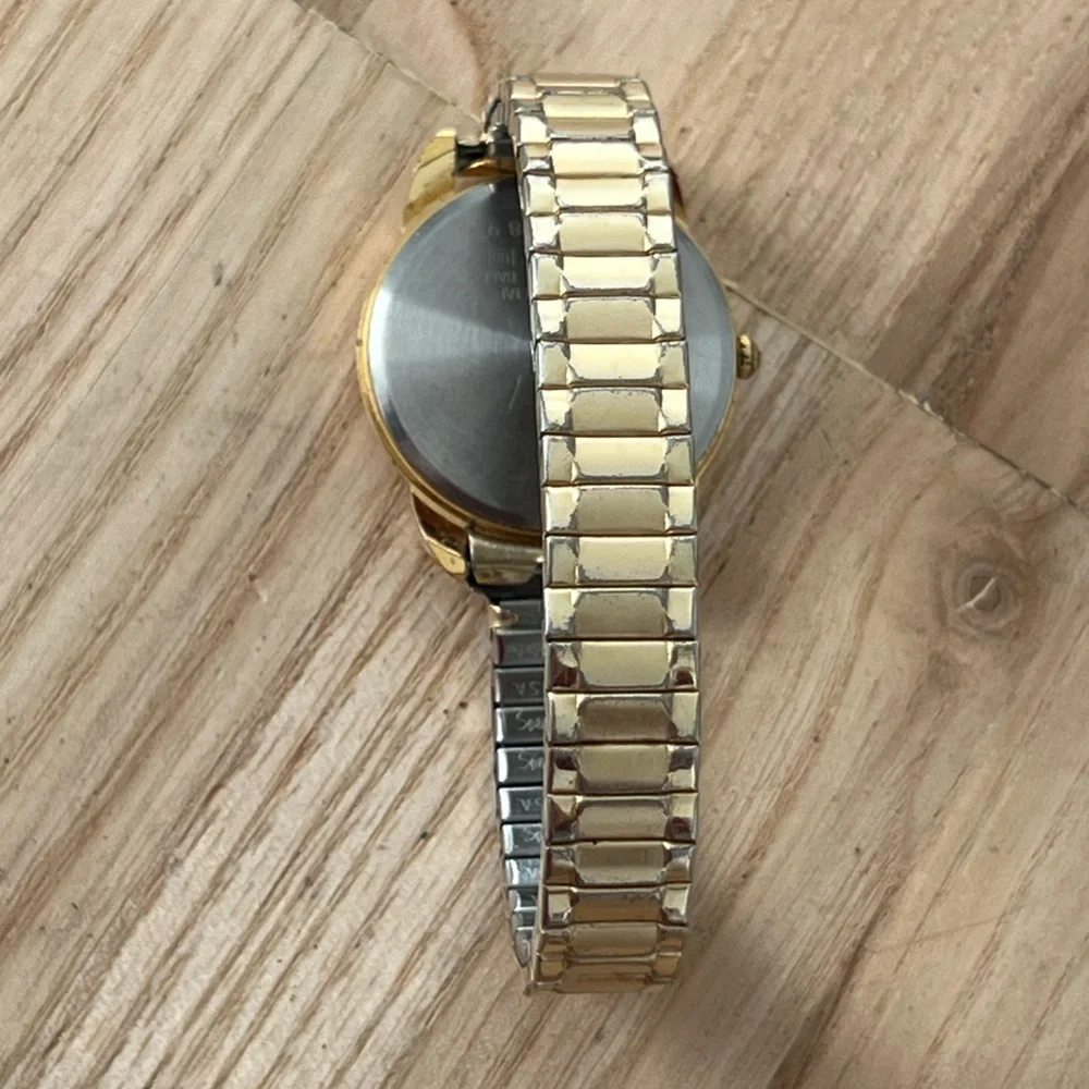 Seiko Rare Vintage Ladies Watch Whit Dial Stretch Gold-Tone Bracelet Date Window
